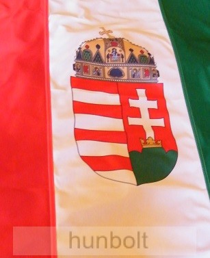 Függőleges nemzeti színű címeres zászló, lobogó (150X90 cm) Függőleges nemzeti színű címeres zászló, lobogó (150X90 cm)