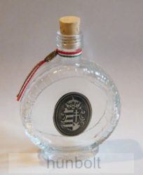 Boros/pálinkás üvegkulacs ón Kossuth címerrel 9X3X13 cm
