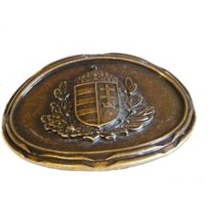 Ovális világos  bronz koszorús címeres övcsat (8X6,5 cm)