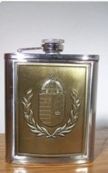 Flaska koszorús címeres sárgaréz betéttel 236ml