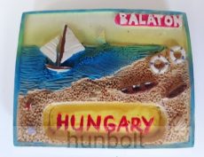 Balaton-Hungary vitorlással polyresin hütőmágnes 6 x 4,5 cm