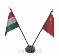 Nemzeti és Kínai zászlók asztali tartóval