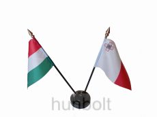 Nemzeti és Málta zászlók asztali tartóval