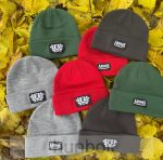 Kötött HARCOS színes sapkák