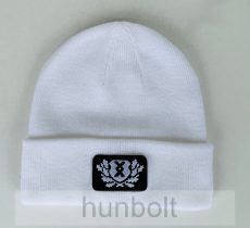 Kötött HARCOS sapkák- fehér pajzs hímzéssel
