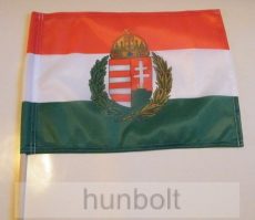 Nemzeti színű koszorús címeres zászló 30x40 cm, 60 cm-es farúddal