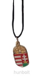 Címeres arany színű nyaklánc bőrszíjjal (35x18 mm)