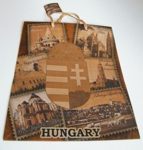 Image of Barna címeres dísztasak 23x18 cm (ajándék tasak)